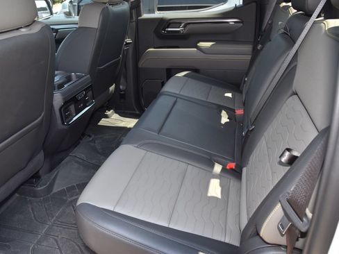 Used 2024 Chevrolet Silverado 1500 ZR2 w/ Technology Package AWD/4WD image 10