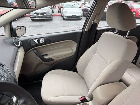 Used 2014 Ford Fiesta SE image 14