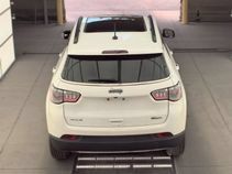 Used 2025 Jeep Compass Latitude w/ Sun & Sound Group AWD/4WD image 24