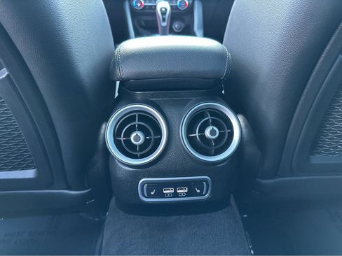 Used 2023 Alfa Romeo Giulia Estrema image 17