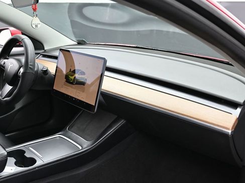 Used 2022 Tesla Model 3 Standard Range image 38