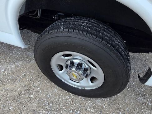 Used 2024 Chevrolet Express 3500 LT w/ LT Preferred Equipment Group image 24