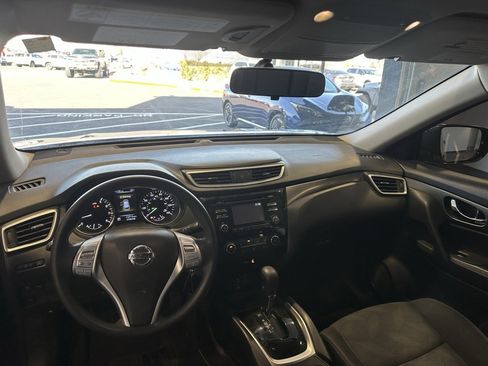 Used 2016 Nissan Rogue S image 10