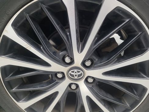 Used 2018 Toyota Camry SE FWD image 31