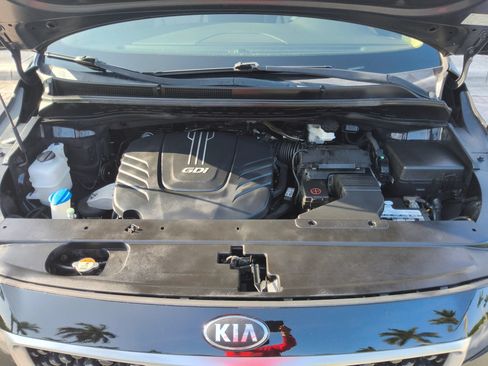 Used 2018 Kia Sedona SX FWD image 48