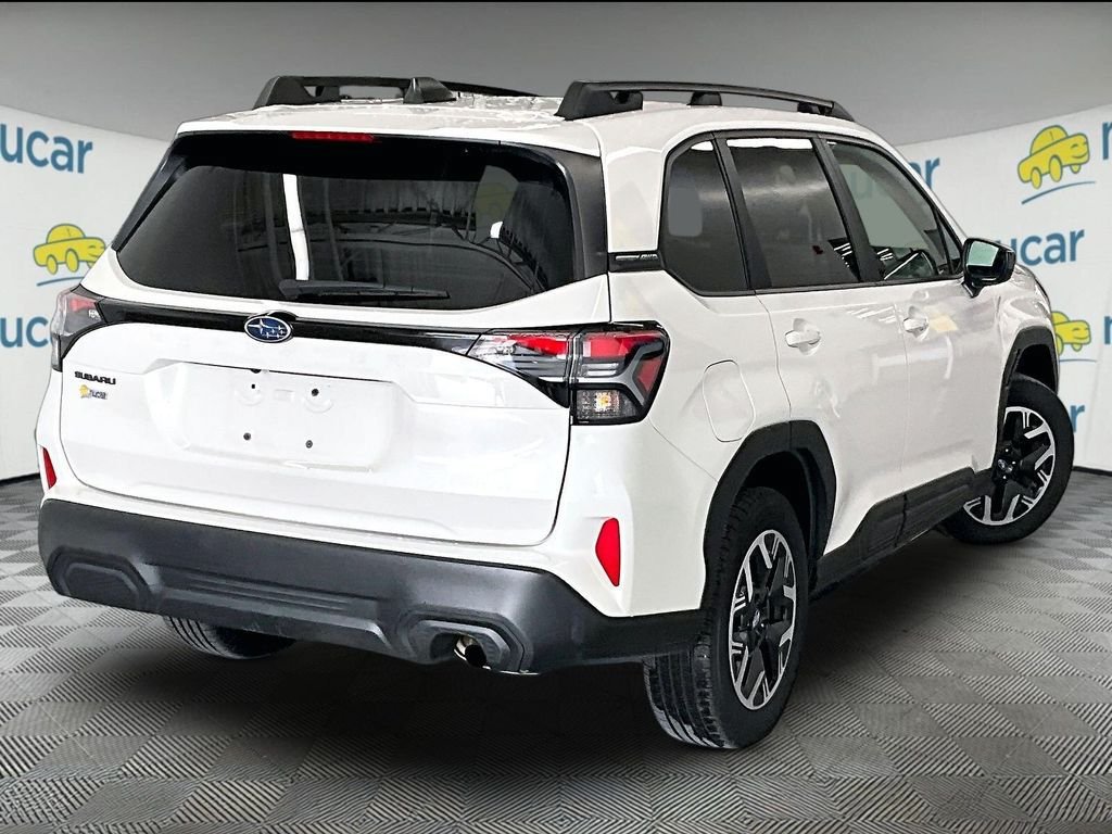 Used 2025 Subaru Forester Premium AWD/4WD image 6