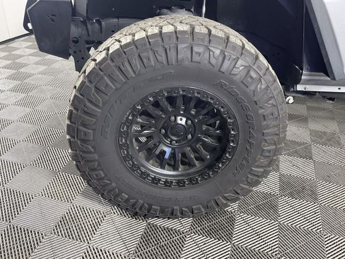 Used 2021 Jeep Wrangler Sport AWD/4WD image 9
