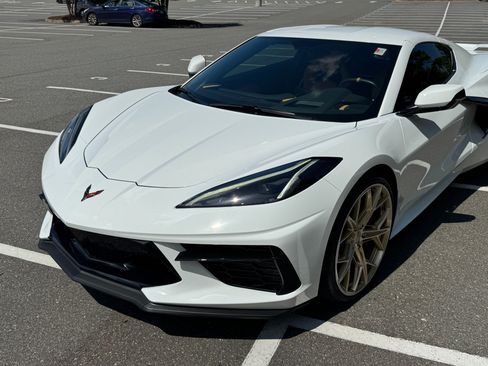 Used 2020 Chevrolet Corvette Stingray Preferred Cpe w/ 2LT Preferred Equipment Group RWD image 18