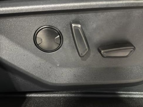 Used 2025 Ford Expedition Platinum image 33