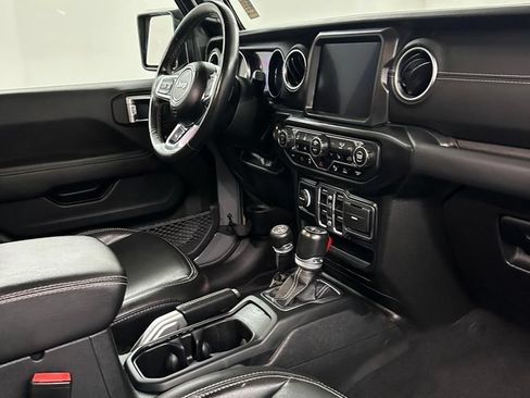 Used 2022 Jeep Wrangler Unlimited Sahara w/ Cold Weather Group AWD/4WD image 41