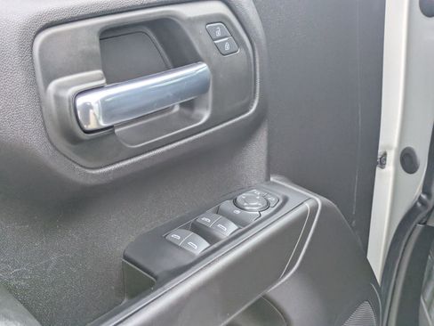 Used 2022 Chevrolet Silverado 1500 Custom image 12