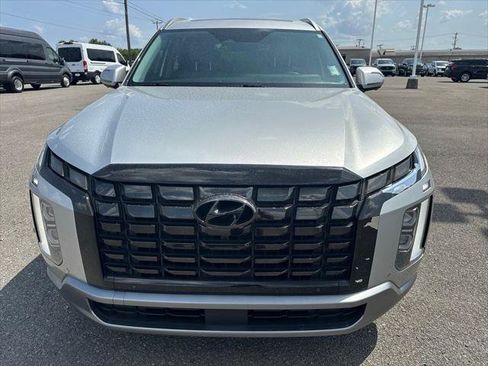 Used 2023 Hyundai Palisade SEL w/ Premium Package AWD/4WD image 2