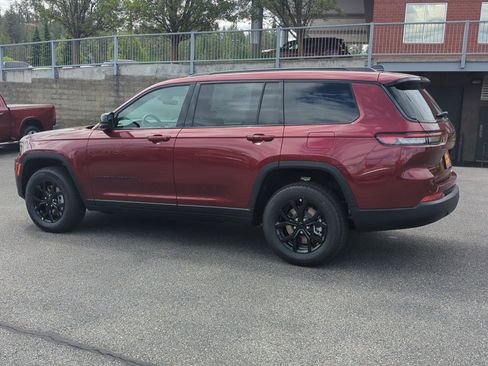 New 2025 Jeep Grand Cherokee L Altitude image 4