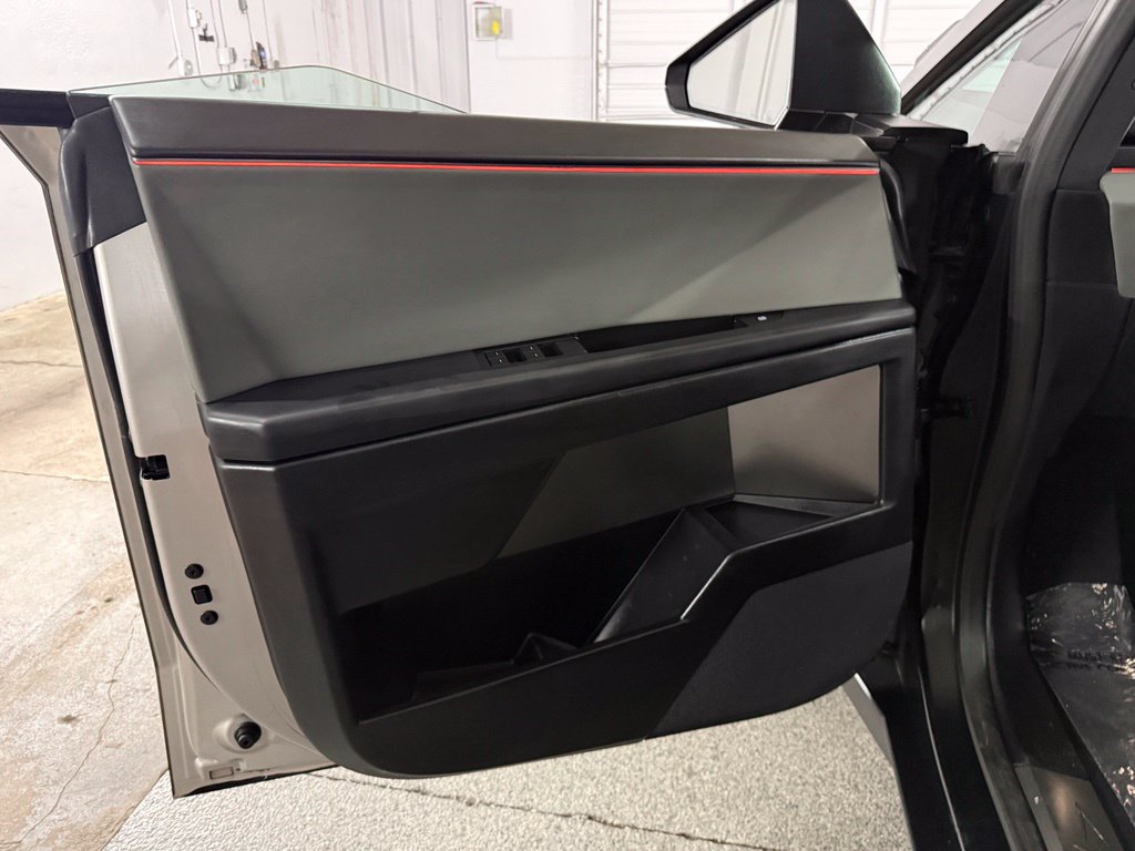 Used 2024 Tesla Cybertruck Cyberbeast AWD/4WD image 21