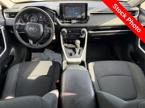 Used 2019 Toyota RAV4 LE AWD/4WD image 13