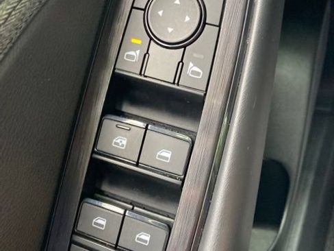 Used 2023 Nissan Rogue S AWD/4WD image 36