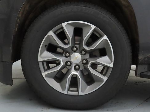 Used 2017 Chevrolet Suburban LT AWD/4WD image 23
