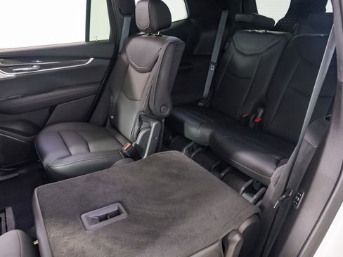 Used 2024 Cadillac XT6 Sport w/ Technology Package image 35