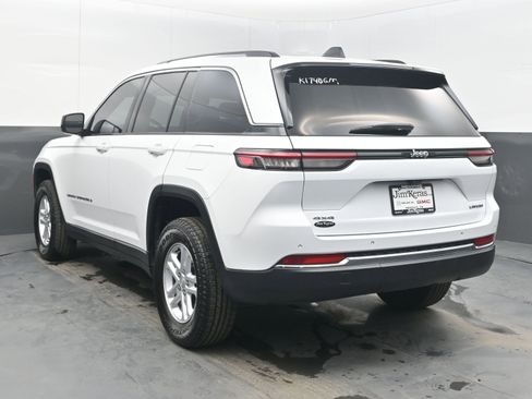 Used 2023 Jeep Grand Cherokee Laredo AWD/4WD image 8