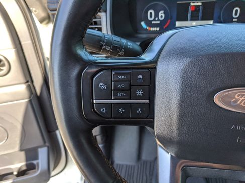 Used 2024 Ford Expedition Platinum image 34