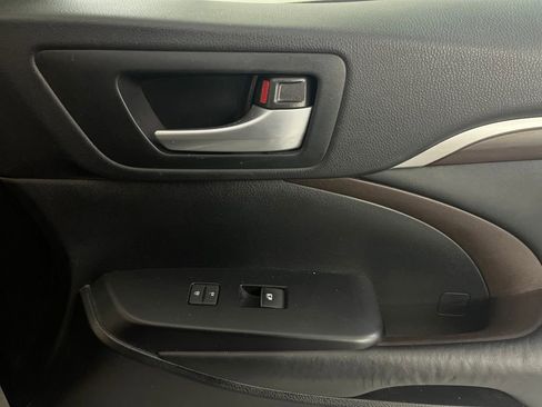 Used 2015 Toyota Highlander Limited Platinum image 57