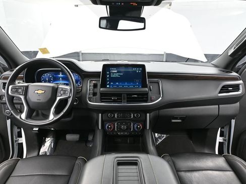 Used 2023 Chevrolet Suburban Premier image 29