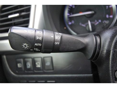 Used 2018 Toyota Highlander Limited Platinum image 17