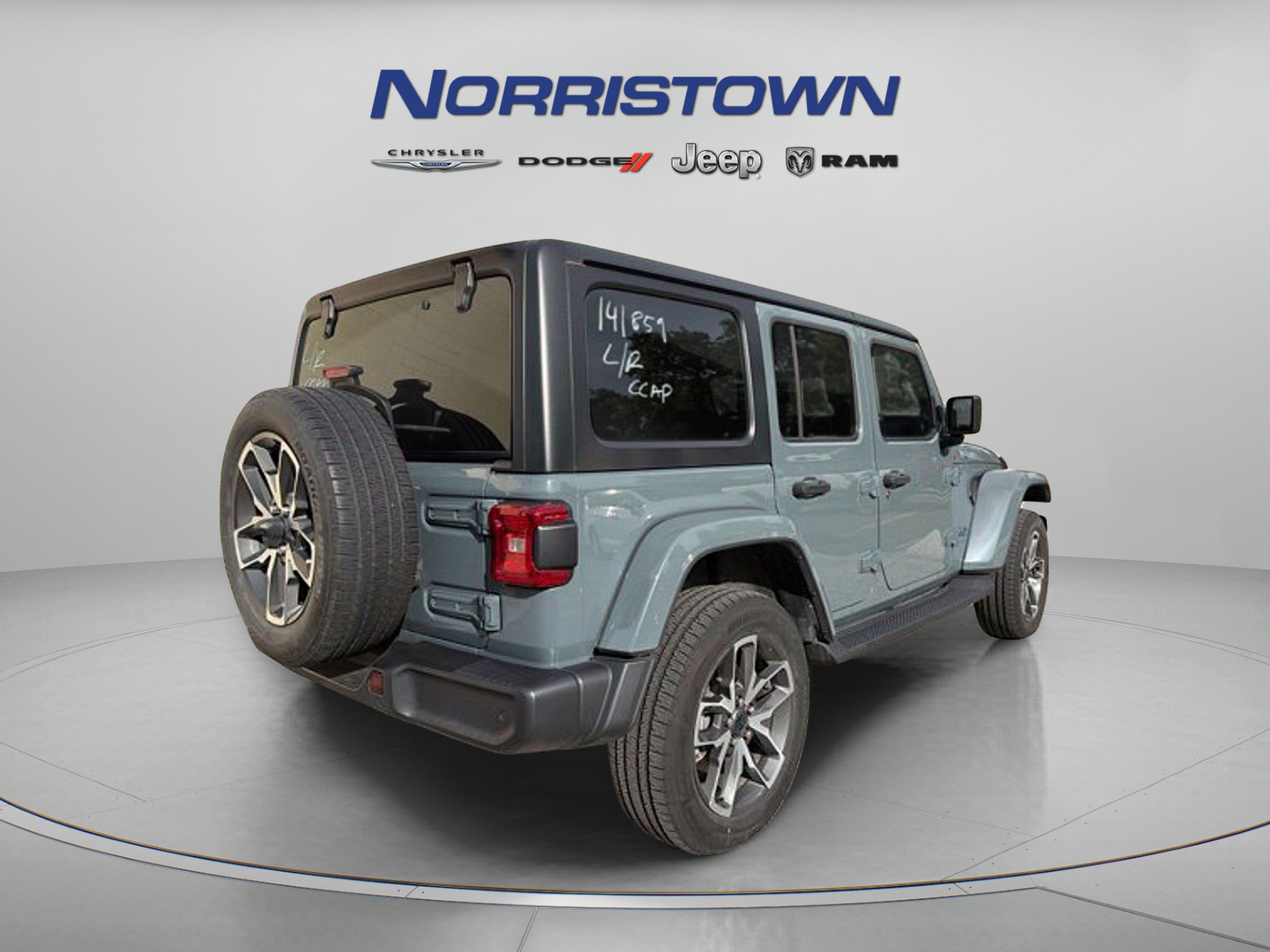 Used 2024 Jeep Wrangler Unlimited w/ Convenience Group AWD/4WD image 6