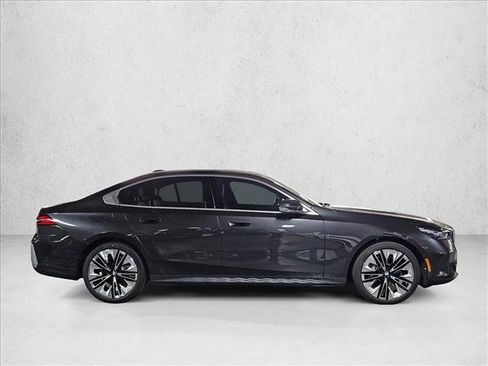 New 2026 BMW 530i w/ Premium Package image 4