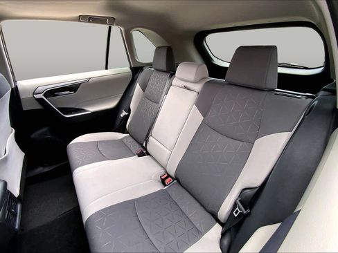 Used 2025 Toyota RAV4 XLE w/ Convenience Package FWD image 21