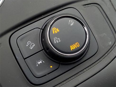 Certified 2024 GMC Terrain SLE image 25