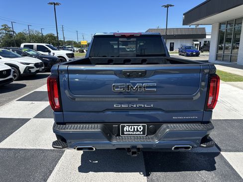 Used 2025 GMC Sierra 1500 Denali Ultimate AWD/4WD image 4