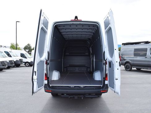 New 2025 Mercedes-Benz Sprinter 2500 image 6