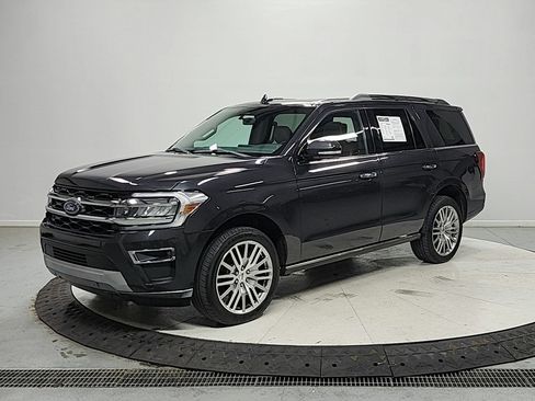 Used 2024 Ford Expedition Limited RWD image 3