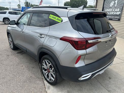 Used 2021 Kia Seltos S AWD/4WD image 7