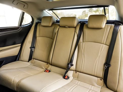 Used 2020 Lexus ES 350 Ultra Luxury w/ Accessory Package 2 FWD image 37