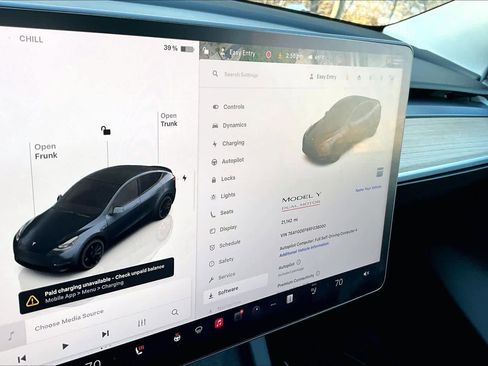 Used 2024 Tesla Model Y Performance image 24