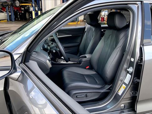 Used 2024 Acura Integra image 7