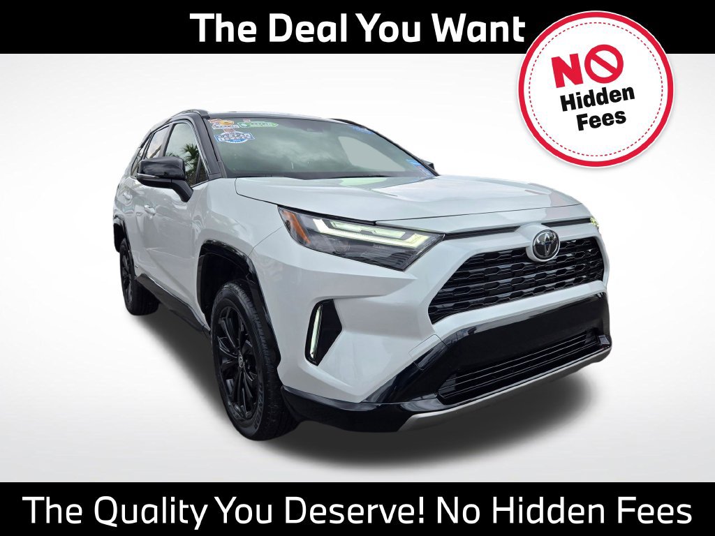 Used 2025 Toyota RAV4 XSE AWD/4WD image 1