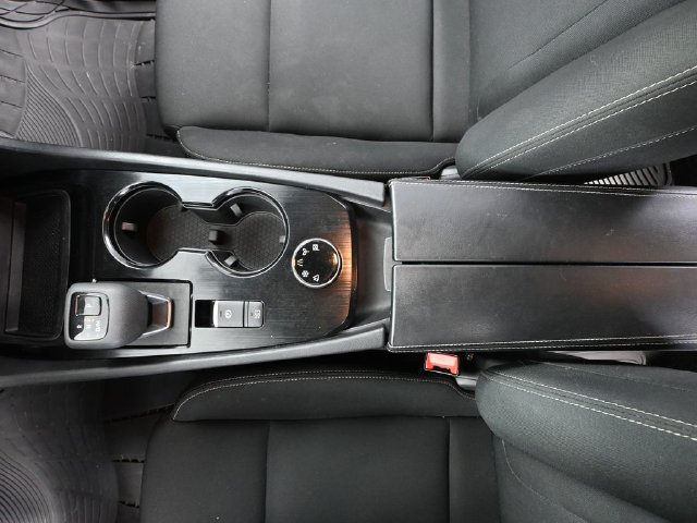 Used 2023 Nissan Rogue S AWD/4WD image 25