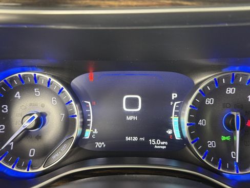 Used 2024 Chrysler Pacifica Limited FWD image 19