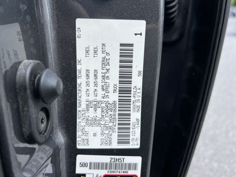 Used 2024 Toyota Tundra Limited AWD/4WD image 27