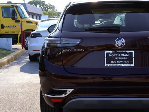 Used 2023 Buick Envision Avenir image 17