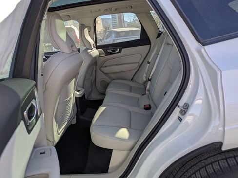 New 2026 Volvo XC60 T8 Ultra w/ Climate Package PRO AWD/4WD image 15