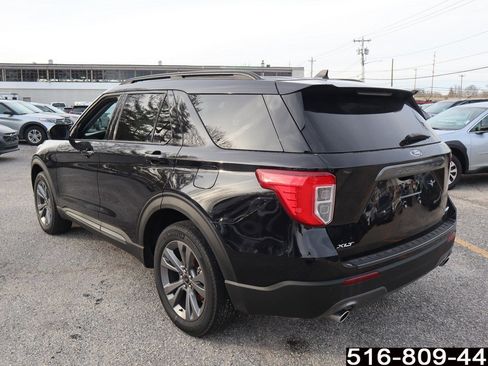 Used 2022 Ford Explorer XLT w/ Equipment Group 202A image 7