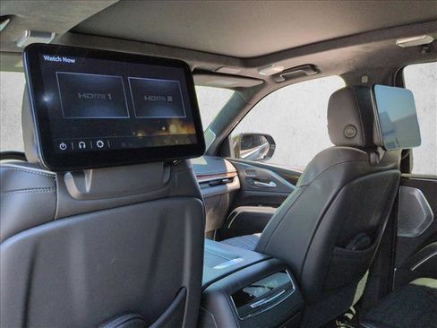 Used 2022 Cadillac Escalade Premium Luxury Platinum w/ Heavy-Duty Trailer Package AWD/4WD image 17
