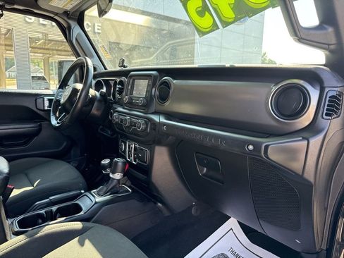 Used 2019 Jeep Wrangler Unlimited Sport S image 25