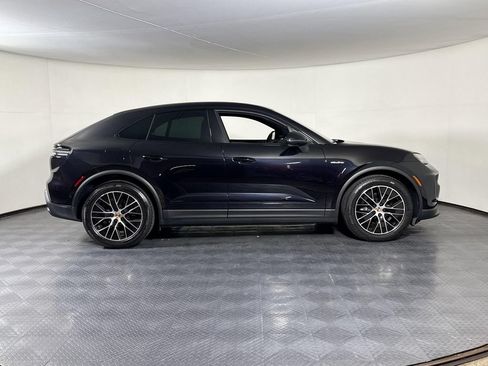 Certified 2025 Porsche Macan Electric RWD image 8