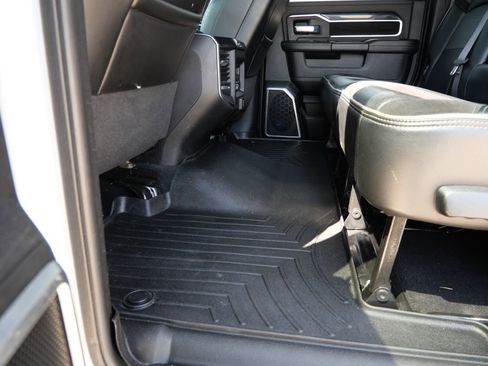 Used 2021 RAM 2500 Laramie w/ Night Edition image 18