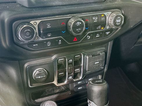 Used 2023 Jeep Wrangler Unlimited Sport AWD/4WD image 14